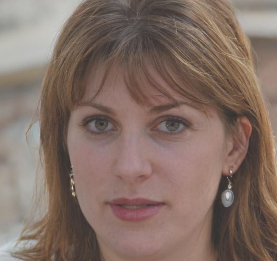 Nadia Bergström, Finance Manager